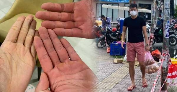 Đỏ tay làm "cửu vạn" cho Thủy Tiên làm từ thiện, Công Vinh than "đời bất công"