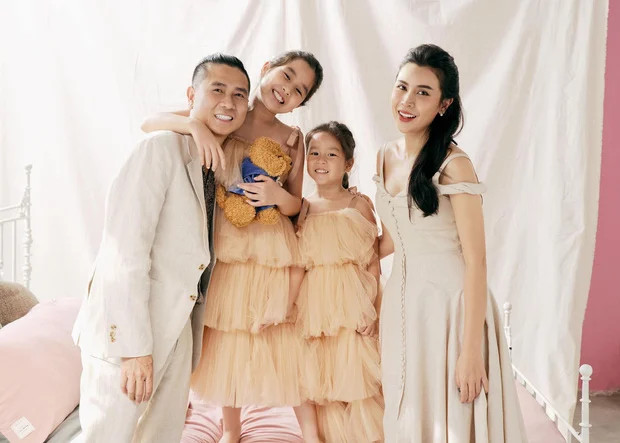 Gia đình hạnh phúc của Lưu Hương Giang và Hồ Hoài Anh cùng 2 cô con gái xinh xắn Mina - Misu