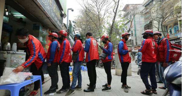 Hà Nội dừng hoạt động của xe ôm công nghệ: Shipper nào được phép giao hàng?
