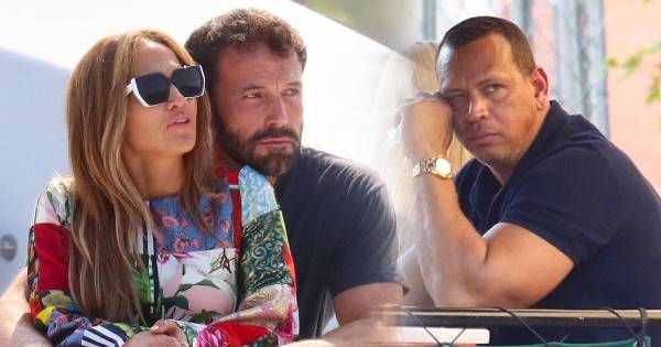Jennifer Lopez suýt chạm mặt "chồng hụt" khi đi ăn trưa với Ben Affleck