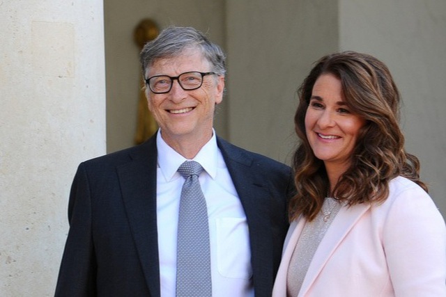 Chạm mặt bà Melinda tại hôn lễ con gái, Bill Gates nhìn vợ cũ đầy lưu luyến - Ảnh 5