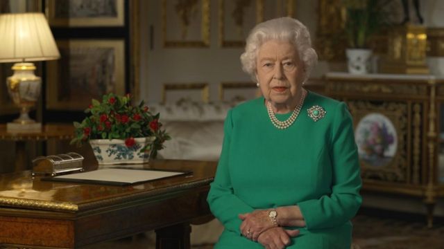 Động thái khác biệt của Nữ hoàng Anh khiến nhiều người chú ý