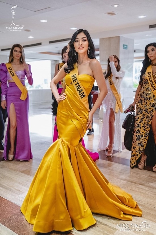 Với sự thông minh, khéo léo, Á hậu Kiều Loan luôn trở thành tâm điểm tại Miss Grand International 2019
