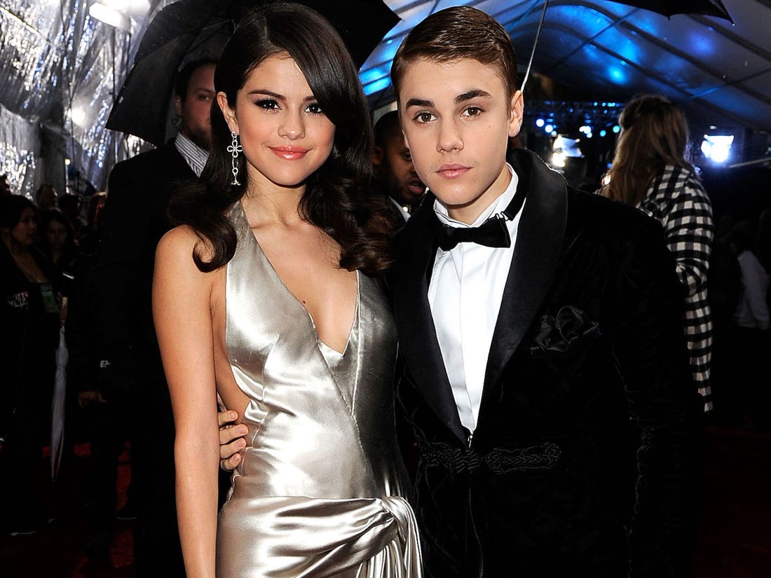 Justin Bieber và Selena Gomez từng trải qua 10 năm gắn bó với nhiều lần tan hợp.
