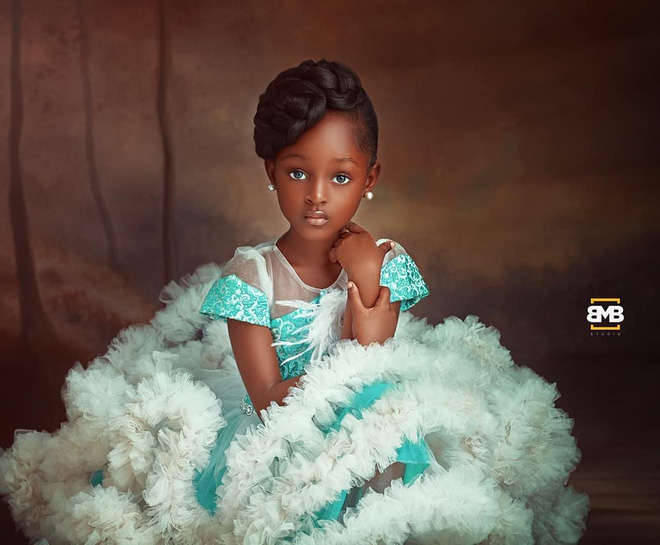 'Cô bé châu Phi đẹp nhất thế giới' thay đổi thế nào ở tuổi lên 7 - Ảnh 6