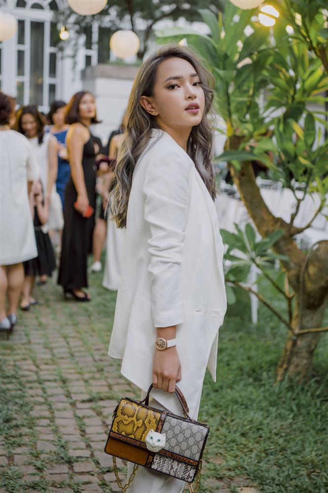 Châu Bùi: Fashionista sở hữu nhà tiền tỷ, vô số hàng hiệu ở tuổi 24 - Ảnh 8