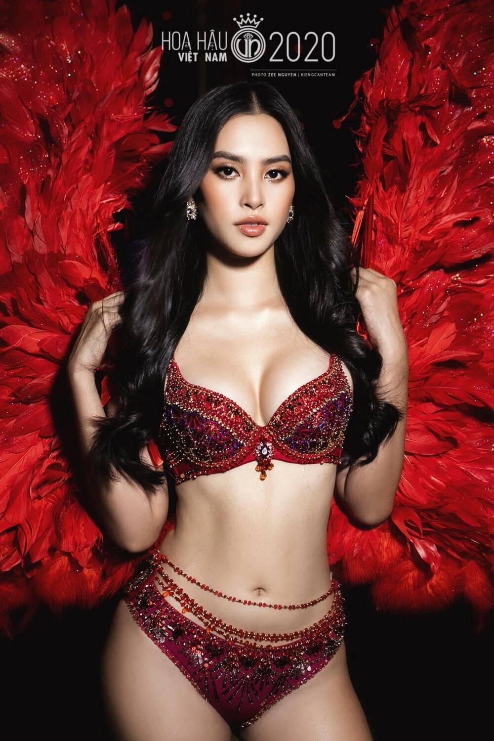 Chân dung Trần Tiểu Vy - mỹ nhân soán ngôi Đặng Thu Thảo, trở thành 'Hoa hậu của các Hoa hậu' - Ảnh 9