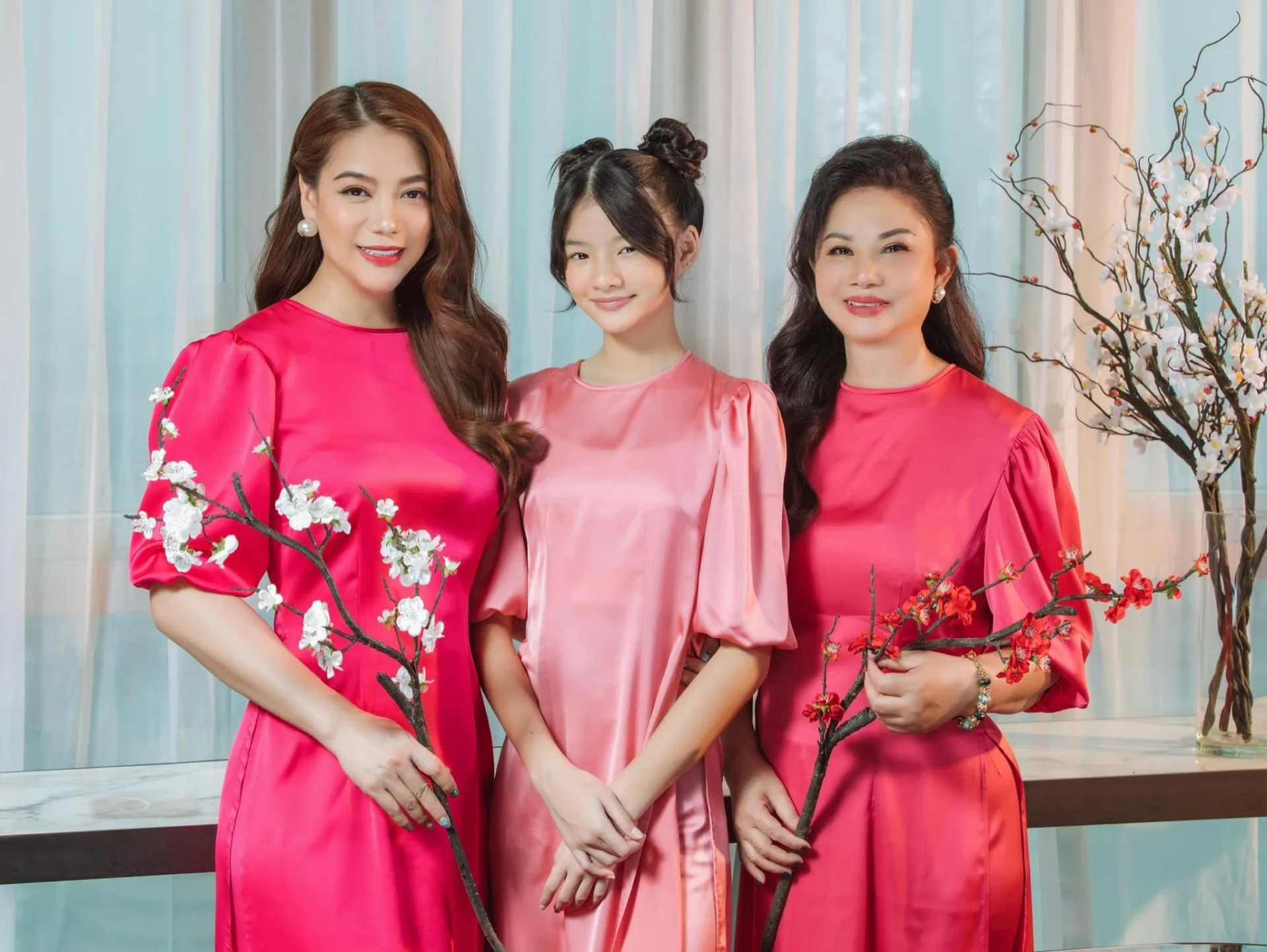 Con gái Trương Ngọc Ánh: Thành thạo 3 ngôn ngữ, ra dáng 
