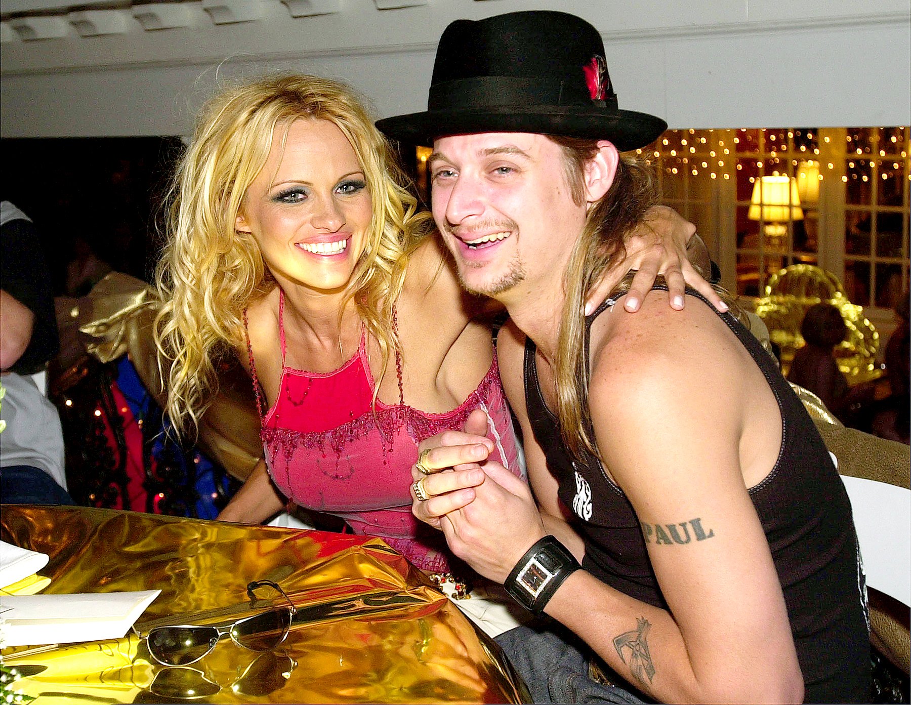 Pamela Anderson và Kid Rock.