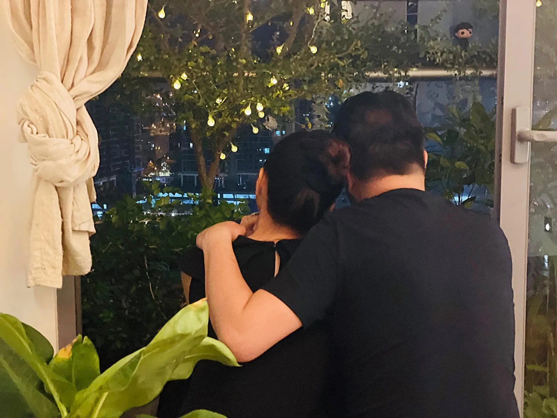 Hôm qua sao làm gì: - Ảnh 1