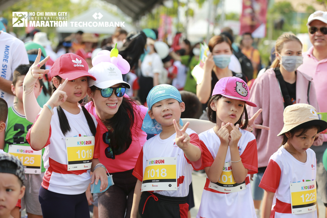 Khoảnh khắc hơn 500 VĐV nhí cùng tranh tài trong giải marathon lớn nhất Việt Nam - Ảnh 5
