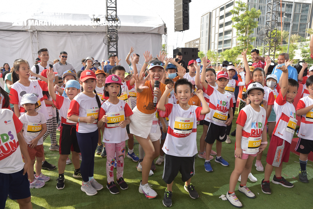 Khoảnh khắc hơn 500 VĐV nhí cùng tranh tài trong giải marathon lớn nhất Việt Nam - Ảnh 4