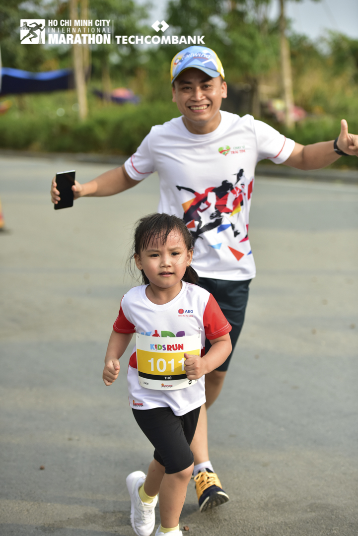 Khoảnh khắc hơn 500 VĐV nhí cùng tranh tài trong giải marathon lớn nhất Việt Nam - Ảnh 9