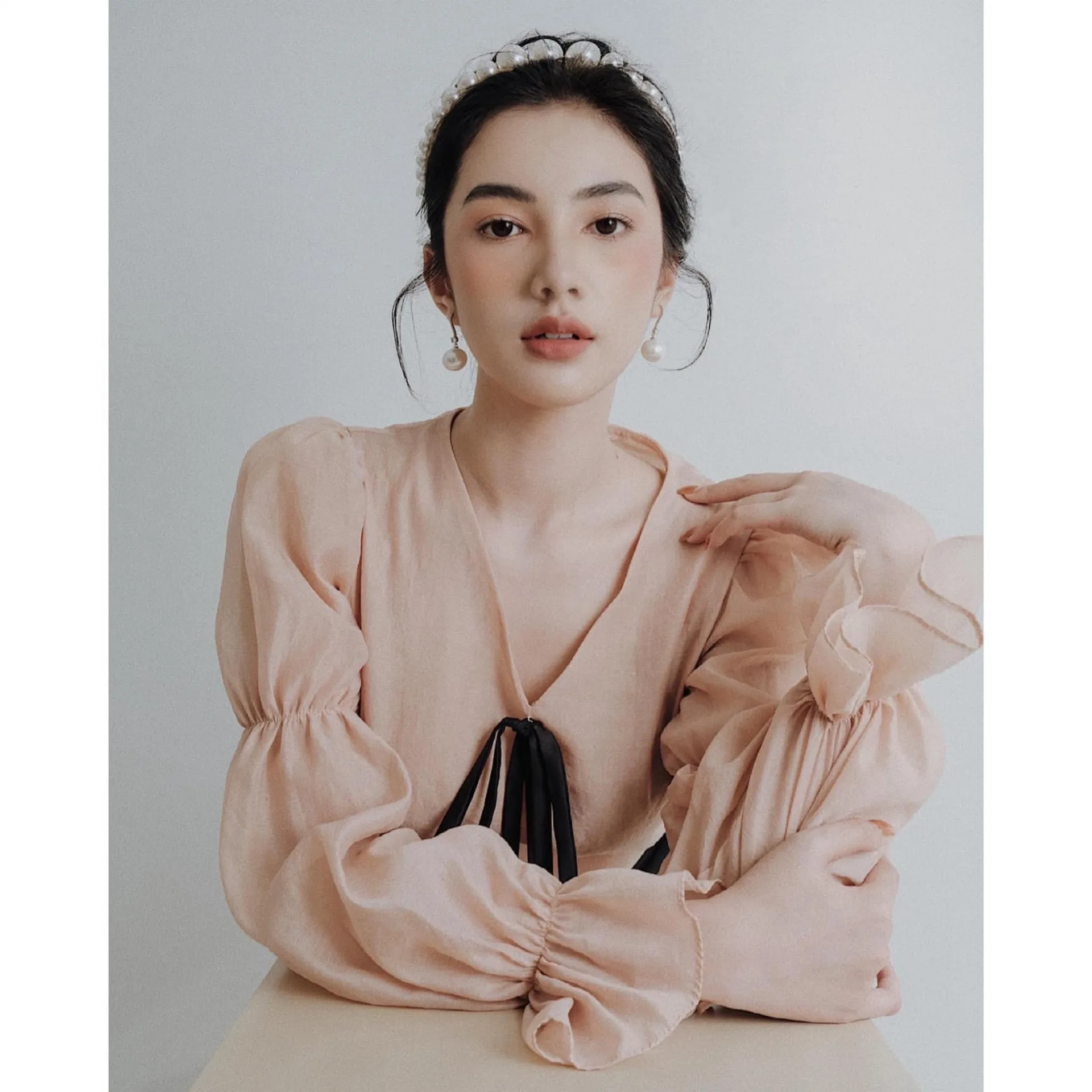 Hôm qua sao làm gì (8/5): - Ảnh 1