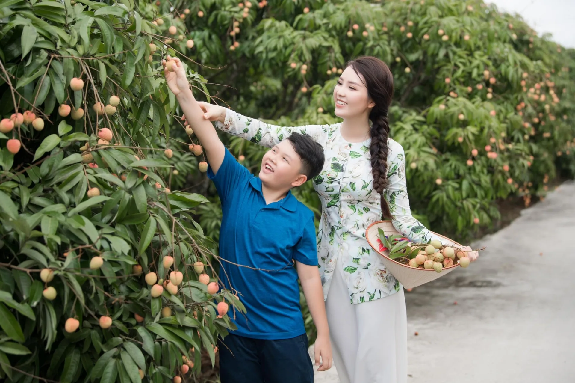 Hôm qua sao làm gì (18/5): Linh Ngọc Đàm sắc lạnh bên Misthy, Á hậu Thụy Vân đưa con về quê - Ảnh 1