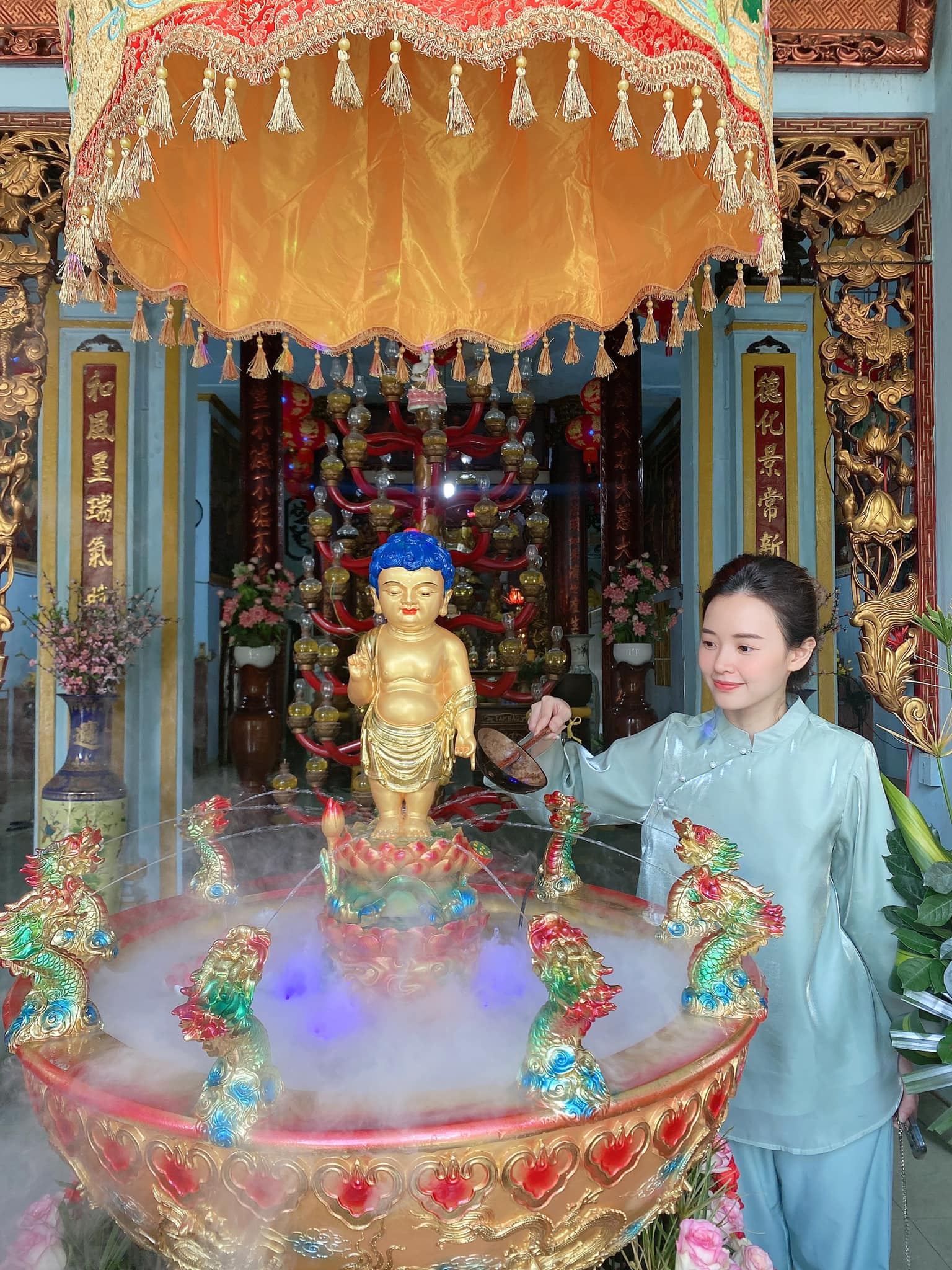 Midu mừng Đại lễ Phật đản: 'Mến chúc mọi người mọi điều an lành và hạnh phúc, tâm hoan hỉ, yêu thương và soi sáng thế gian'.