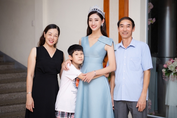 Gia đình Hoa hậu Lương Thùy Linh.