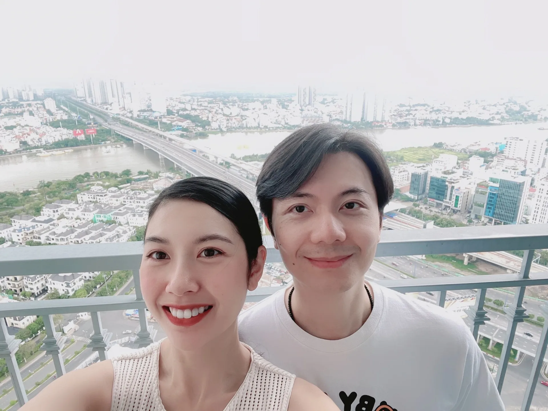 Hôm qua sao làm gì (19/6): Lý Nhã Kỳ sang chảnh tại gia, á hậu Thanh Tú hút ánh nhìn - Ảnh 1