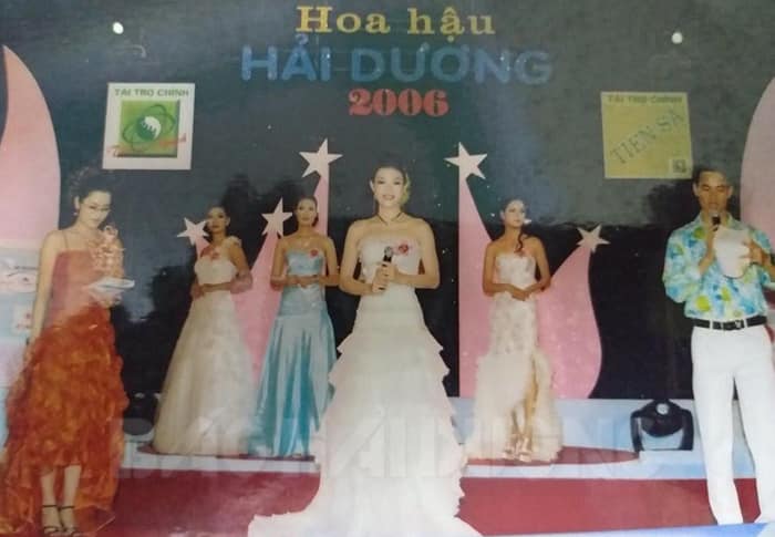 Thanh Hương tung loạt ảnh thời thi hoa hậu năm 17 với bờ vai chuẩn móc áo - Ảnh 1