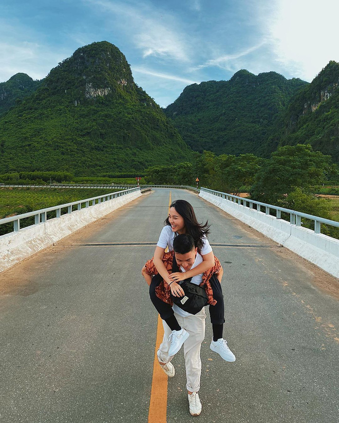 Hà Trúc - Quang Đạt thường xuyên có những chuyến du lịch lãng mạn bên nhau.