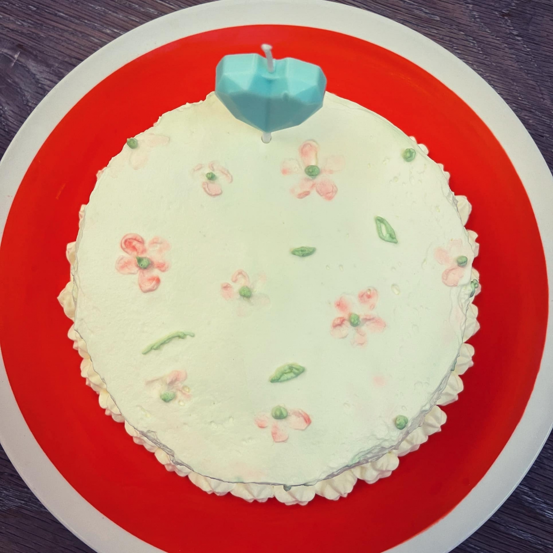 Phan Như Thảo làm bánh sinh nhật giản dị cho chồng đại gia.