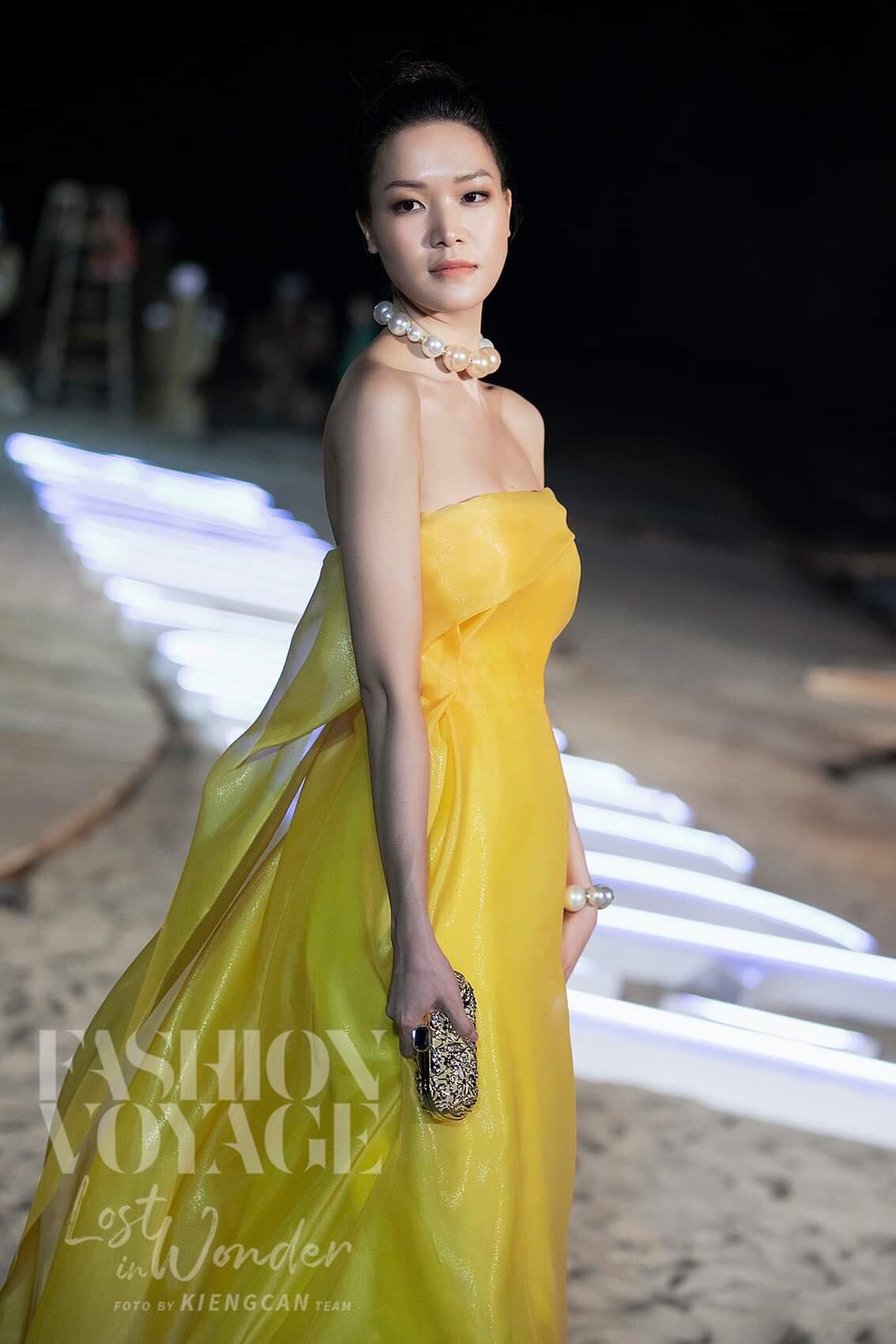 Thùy Dung là người đẹp miền Trung đầu tiên đăng quang Hoa hậu Việt Nam.