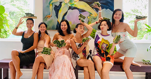 Các bà nội trợ nổi tiếng showbiz Việt tổ chức tiệc làm bánh tại Singapore