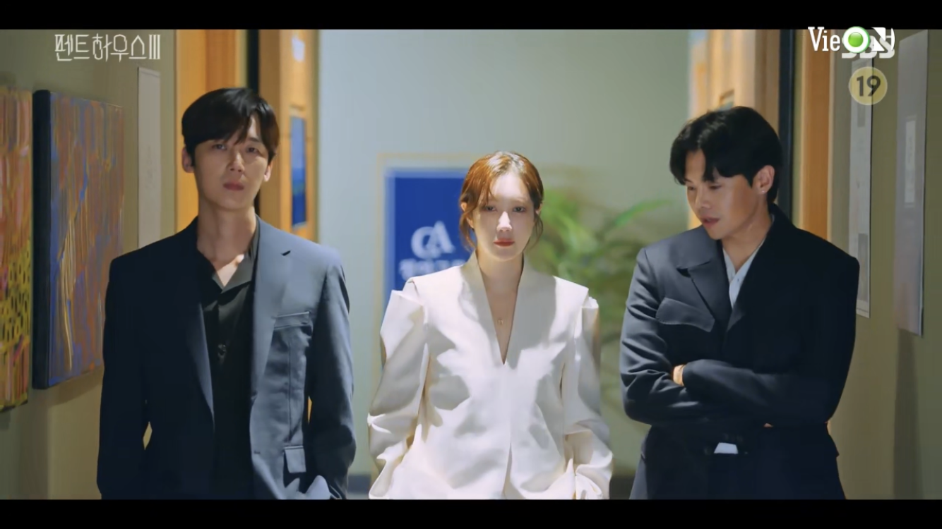 Shim Soo Ryeon cùng Logan Lee và bác sĩ Ha dần khiến Cheon Seo Jin và Joo Dan Tae mất tất cả.