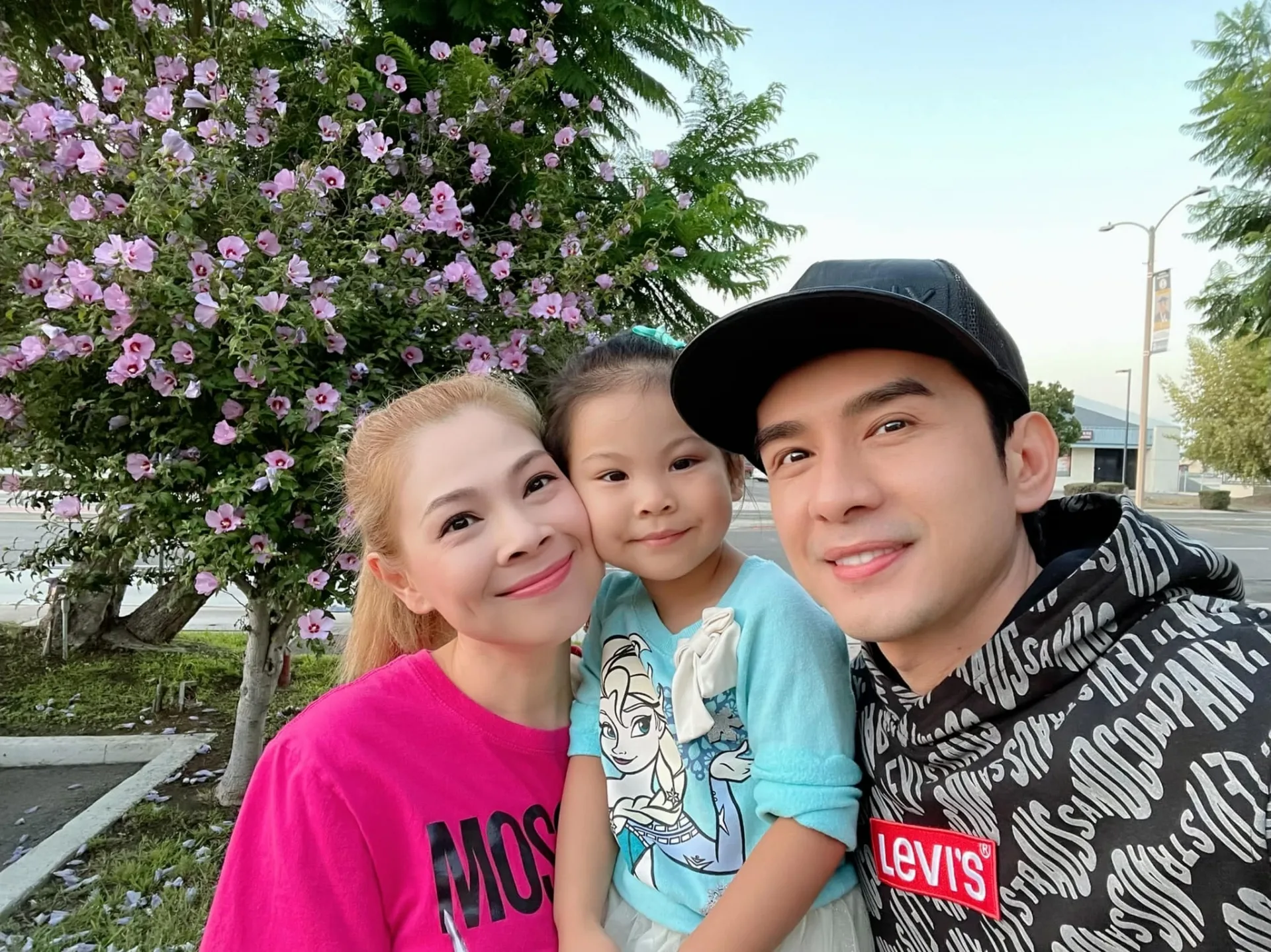 Hôm qua sao làm gì (2/9): Hoa hậu Ngọc Hân, Phương Khánh cùng loạt sao mừng ngày Quốc khánh  - Ảnh 1