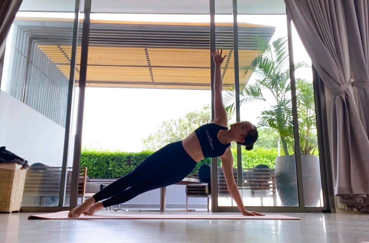 Kaity Nguyễn chăm chỉ tập yoga tại nhà để giữ vóc dáng khỏe khoắn, dẻo dai. Người đẹp 22 tuổi ngày càng nổi bật với nhan sắc trưởng thành, cá tính.