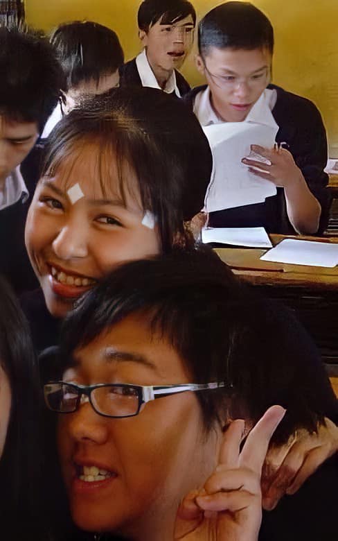 Sao Việt khoe ảnh ngày khai giảng: Hoa hậu Kỳ Duyên 'ngố tàu', Midu thiếu nữ trong trẻo - Ảnh 16