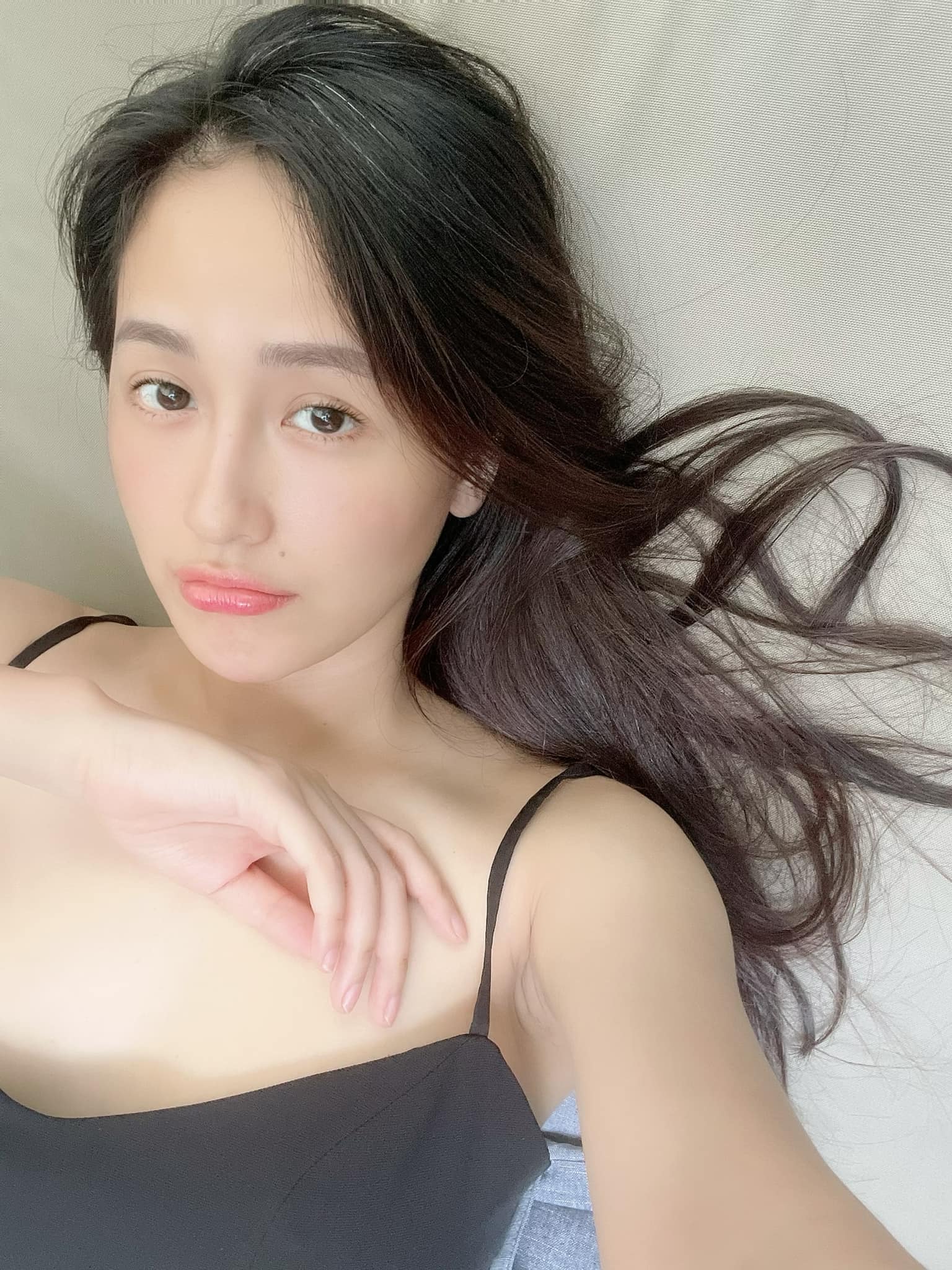 Hoa hậu Mai Phương Thúy cũng gặp tình trạng tương tự dù mới ngoài 30 tuổi.