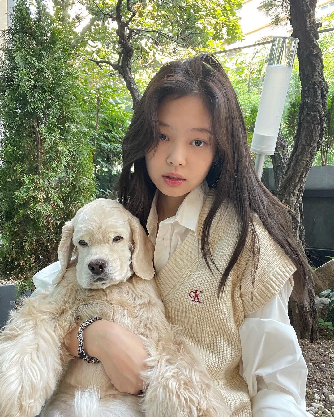 Jennie BLACKPINK khoe nhan sắc ngây thơ, mộc mạc như chưa từng mặc đồ CK  - Ảnh 2