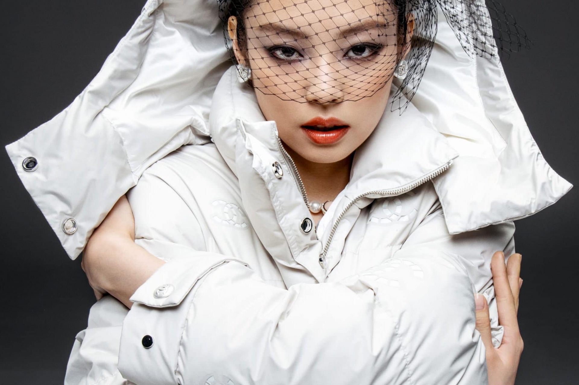 Jennie (BLACKPINK) trở thành gương mặt đại diện cho chiến dịch toàn cầu 'Coco Neige' của Chanel  - Ảnh 2