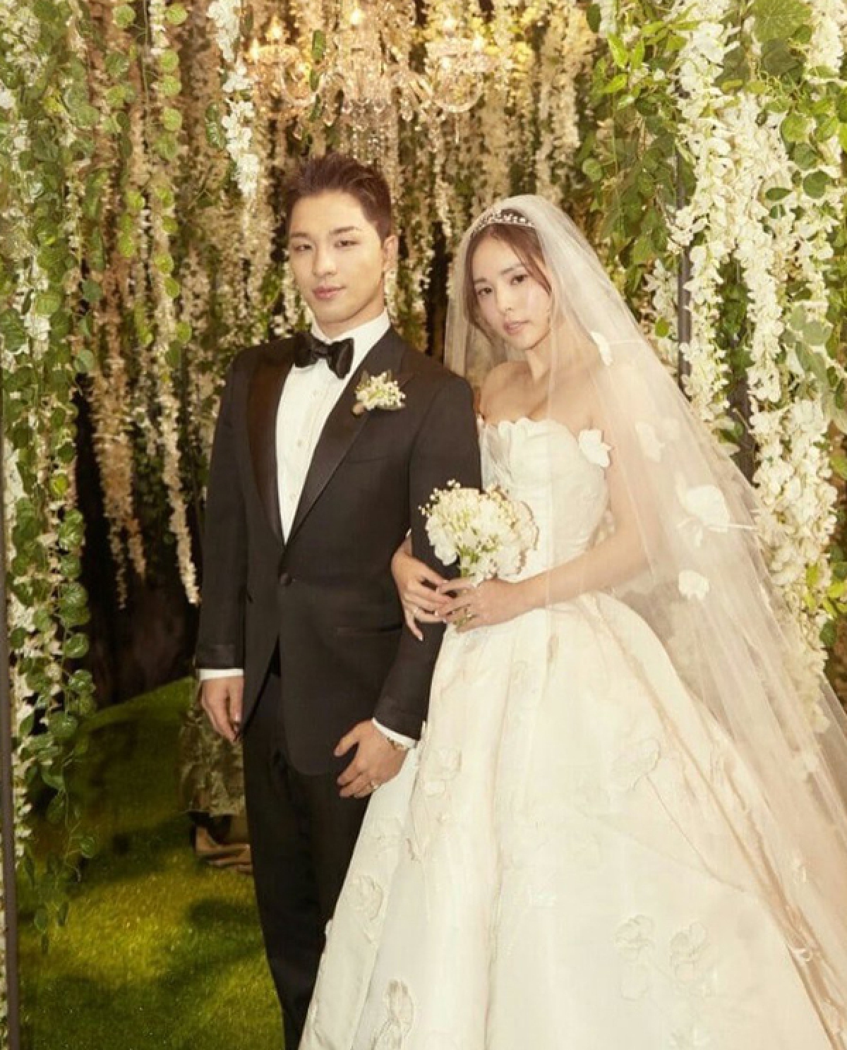 Tae Yang - Min Hyo Rin tổ chức hôn lễ cổ tích năm 2018.