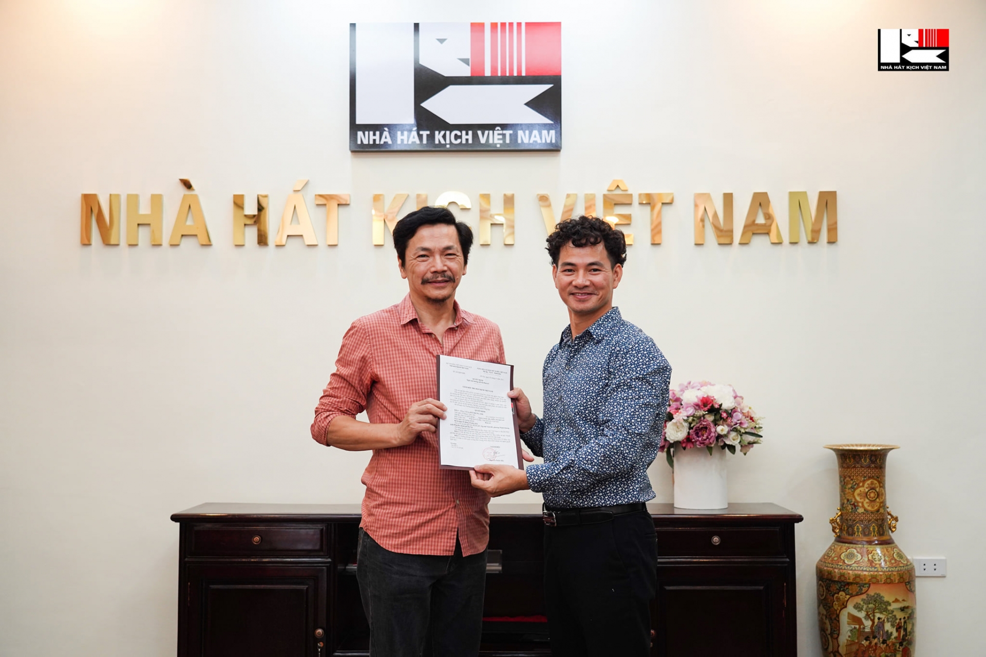 NSND Trung Anh chia tay Nhà hát Kịch Việt Nam sau hơn 40 năm gắn bó - Ảnh 1