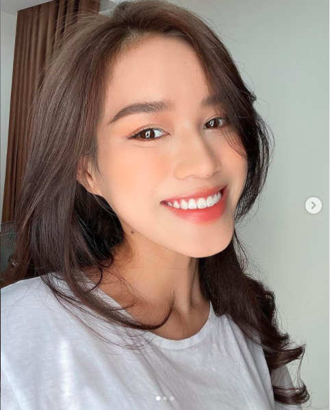 Đỗ Thị Hà selfie khoe sắc rạng ngời. Mới đây, nàng hậu đã di chuyển vào TP.HCM để gấp rút hoàn thiện những kỹ năng chuẩn bị đại diện Việt Nam chinh chiến tại Hoa hậu Thế giới 2021.