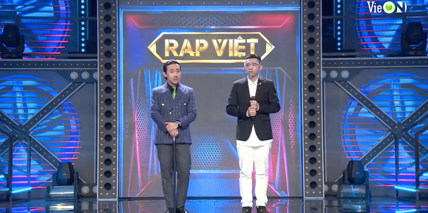 Trấn Thành nghẹn ngào khóc trên sân khấu Rap Việt mùa 2: 