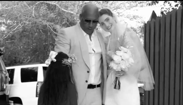 Lễ cưới con gái Paul Walker: Xúc động khoảnh khắc Vin Diesel thay bạn thân quá cố dắt tay con gái vào lễ đường - Ảnh 2