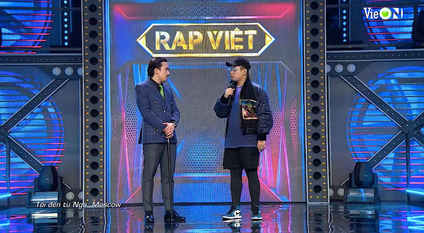Rap Việt tập 4: Trấn Thành, Wowy trổ tài bắn tiếng Anh, Rhymastic bỏ tự trọng 
