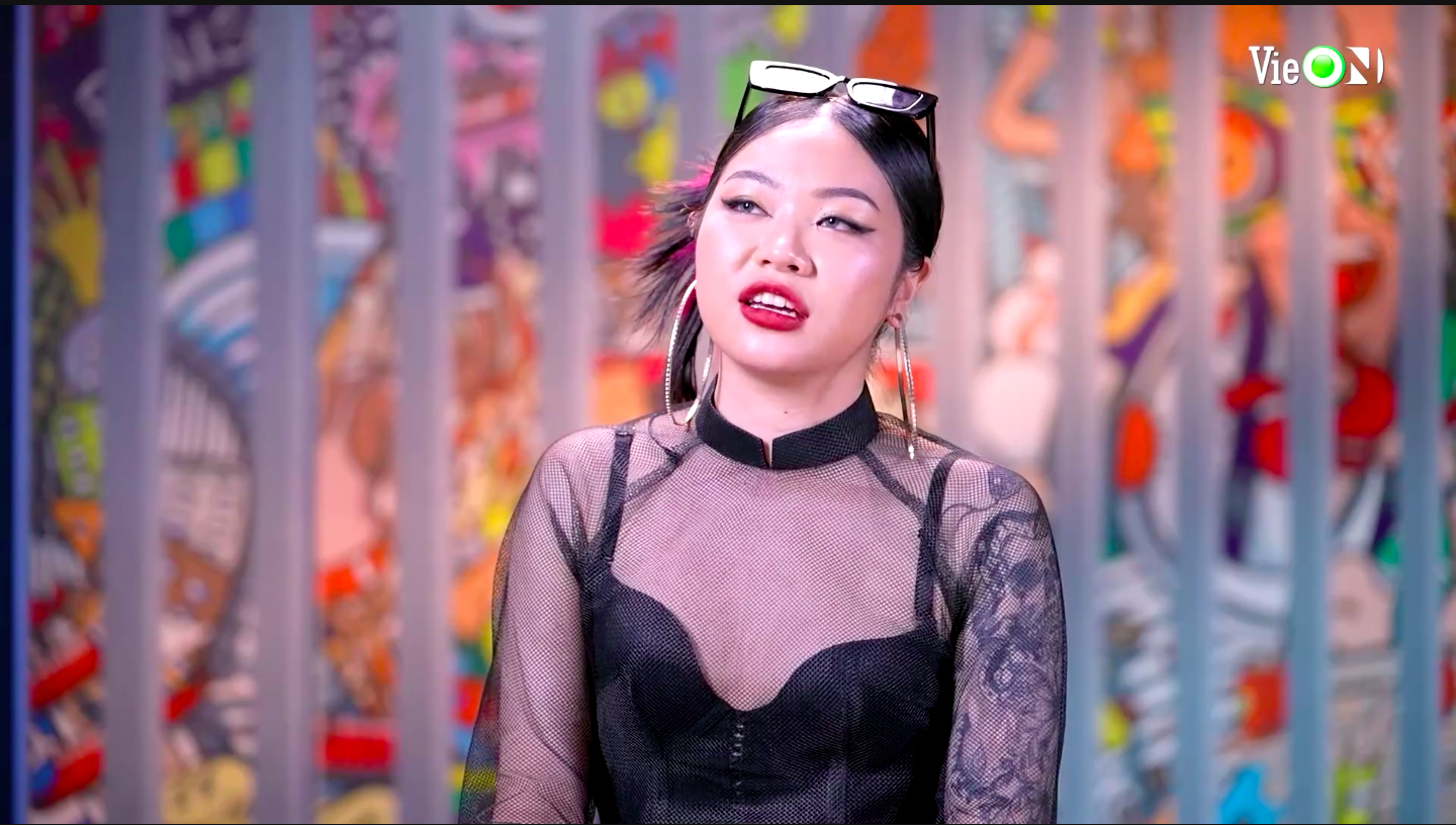 Rap Việt tập 5: Nữ rapper Sidie khiến Rhymastic phải thừa nhận 'không kiểm soát được vợ' - Ảnh 1