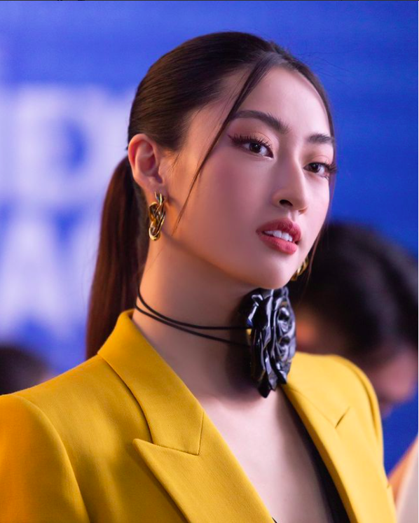 Lương Thùy Linh ngày càng sang chảnh, sắc sảo. Ở tuổi 21, Hoa hậu Việt Nam Thế giới 2019 đã đạt được những thành tích đáng nể. Hiện cô đang là giám khảo của chương trình The Next Face 2021.