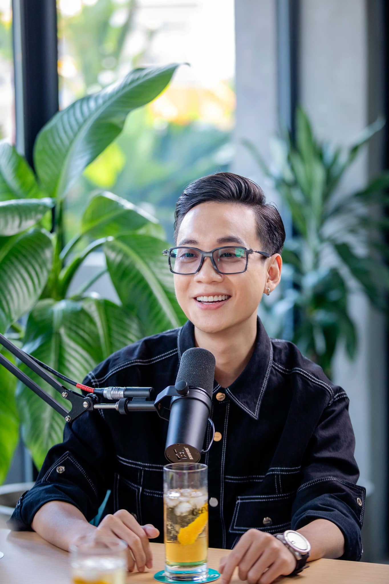 JustaTee giải thích rõ tin đồn là người 'viết nhạc quảng cáo đắt nhất Việt Nam'.