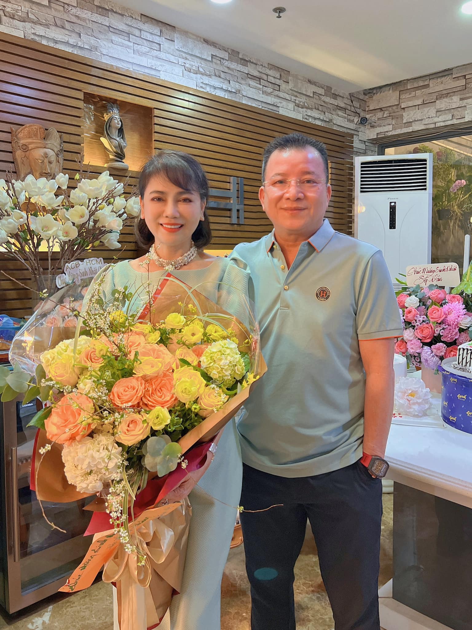 Hậu ồn ào hôn nhân, Diệp Lâm Anh tổ chức sinh nhật cho mẹ chồng - Ảnh 2