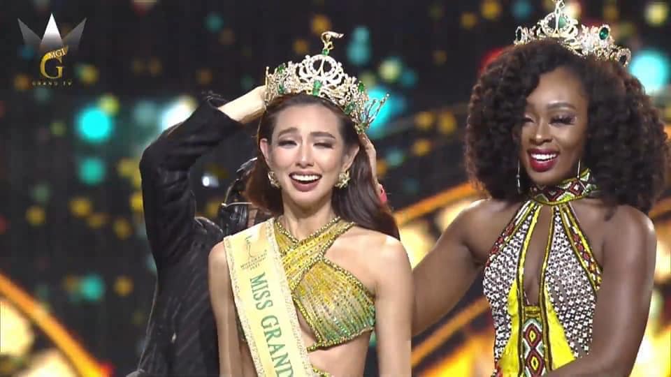 Thùy Tiên nhận giải thưởng 40.000 USD cùng chiếc vương miện danh giá sau khi chiến thắng Miss Grand 2021.