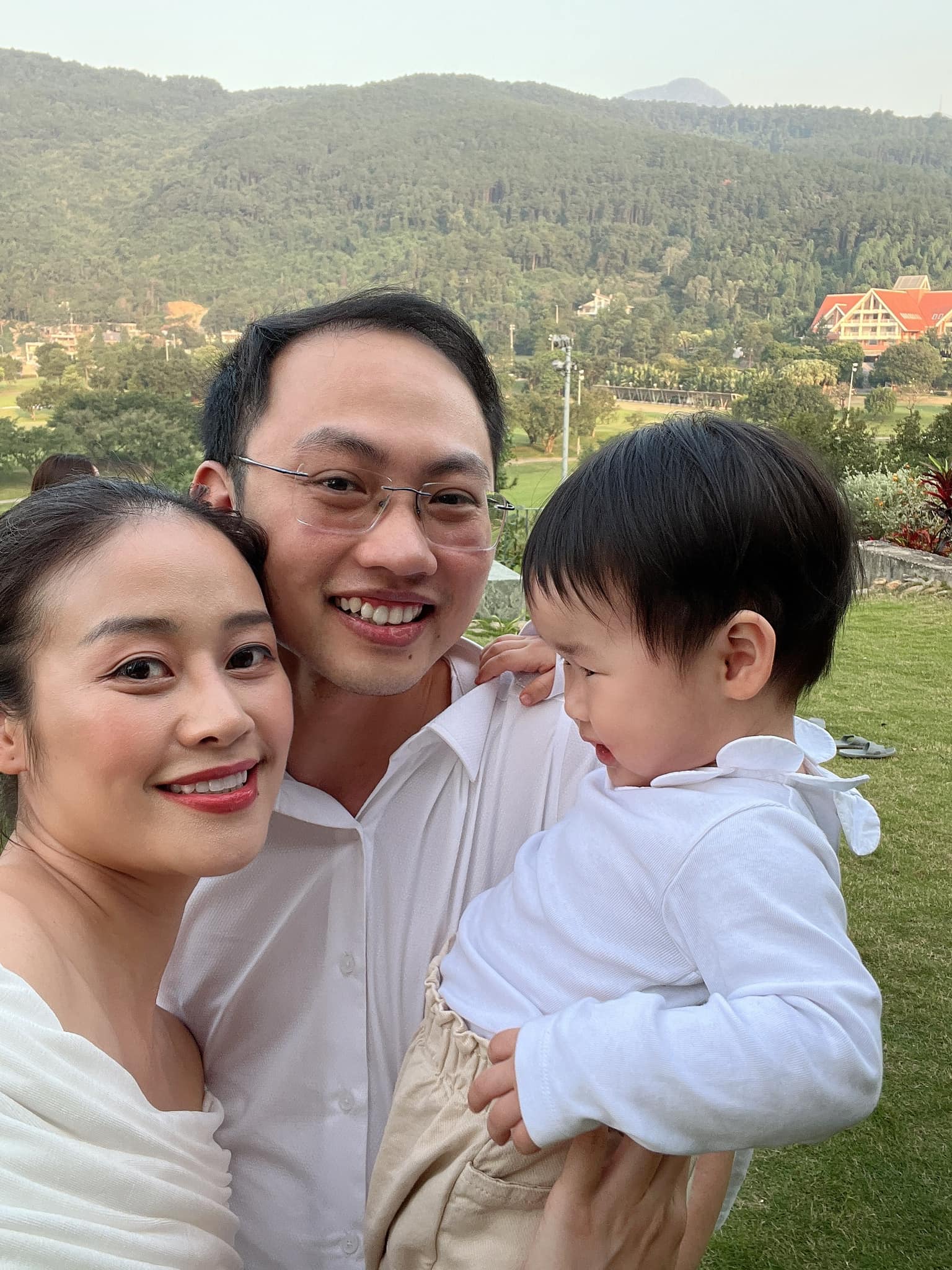 MC Phí Linh viết cho con gái 2 tuổi: Mẹ hủy nhiều cơ hội kiếm tiền để được ở bên con - Ảnh 2