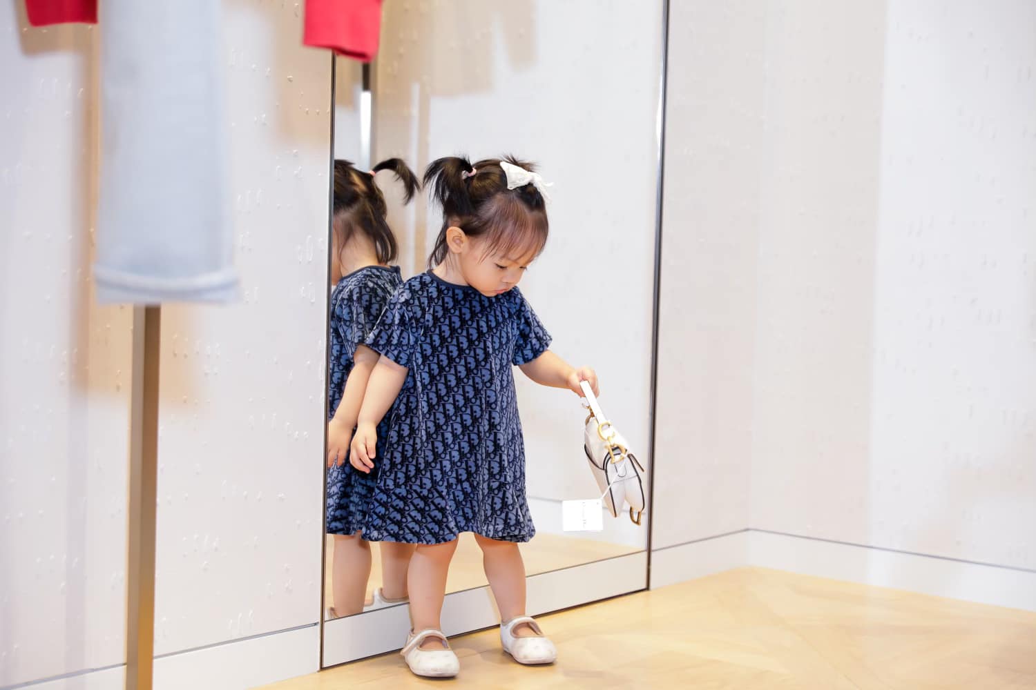 Con gái Cường Đô La hơn 1 tuổi đã tạo dáng chuẩn Next Top Model nhí, thần thái thu hút hơn cả mẹ  - Ảnh 3