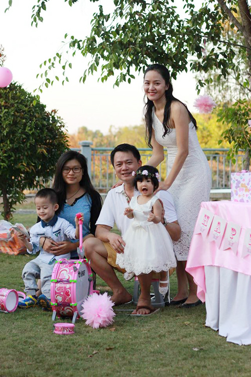 Phan Thị Lý sống bình yên bên chồng và 2 con nhỏ.