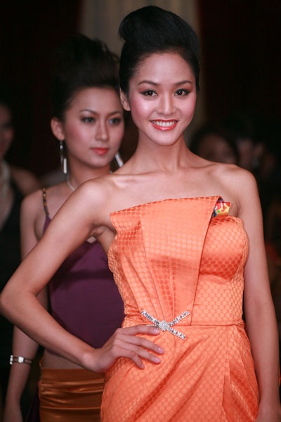 Top 5 Hoa hậu Thế giới người Việt 2010 Phan Thị Lý.