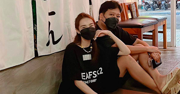 Hôm qua sao làm gì (12/11): Trường Giang đi dép tổ ong sánh đôi bên vợ ăn diện sành điệu